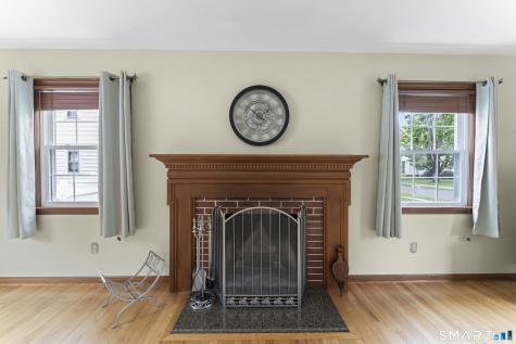 8 James Street Windsor Locks CT 06096