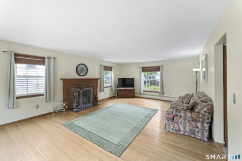 8 James Street Windsor Locks CT 06096