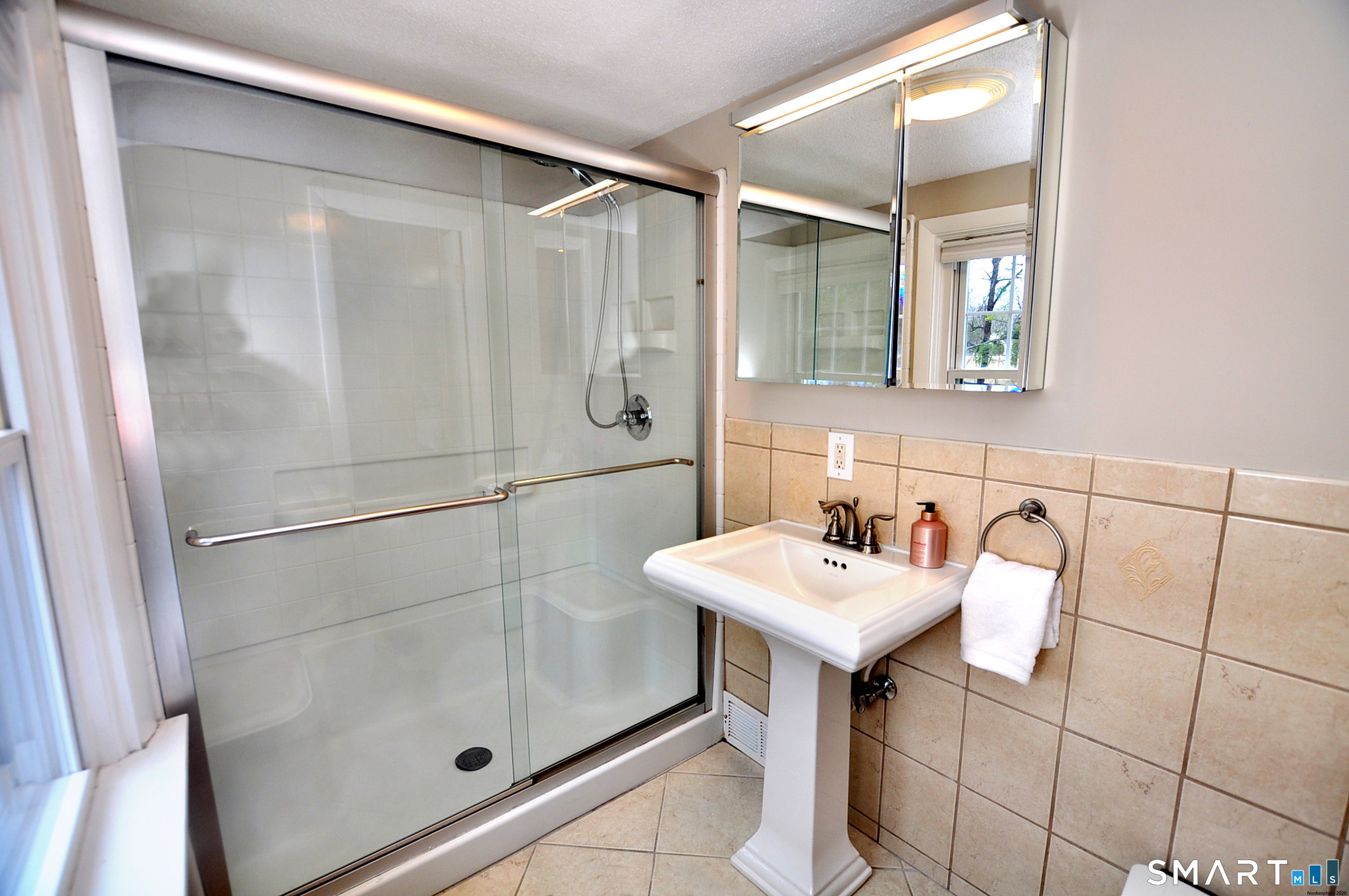 112 Knollwood Road East Hartford CT 06118