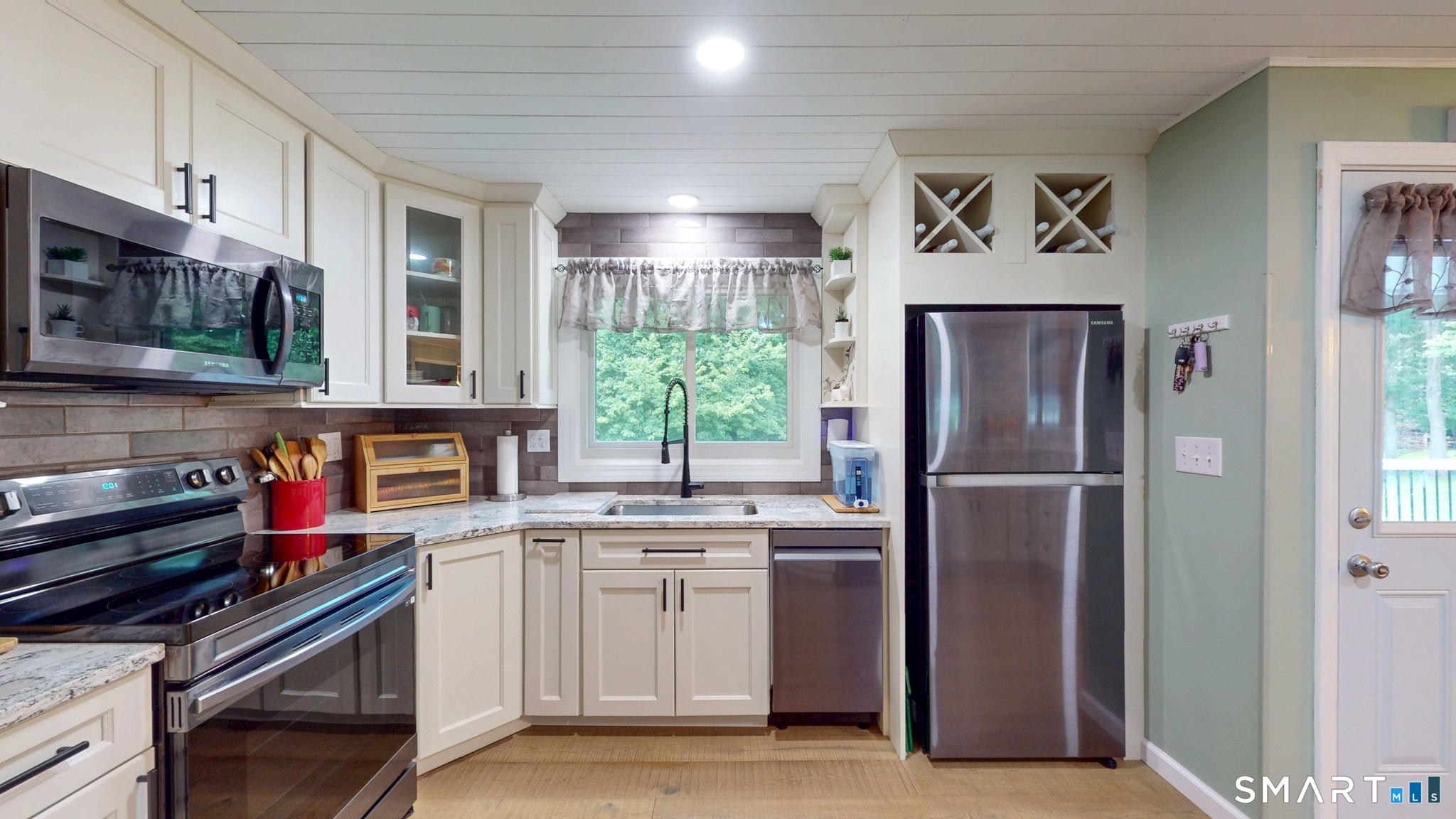 8 Iroquois Trail Bolton CT 06043