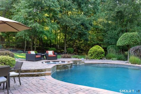 14 Highwood Crossing Burlington CT 06013