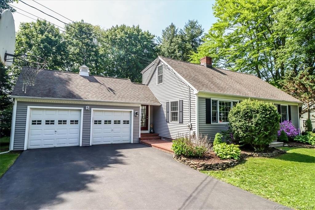 10 Elizabeth Street Newtown CT 06470