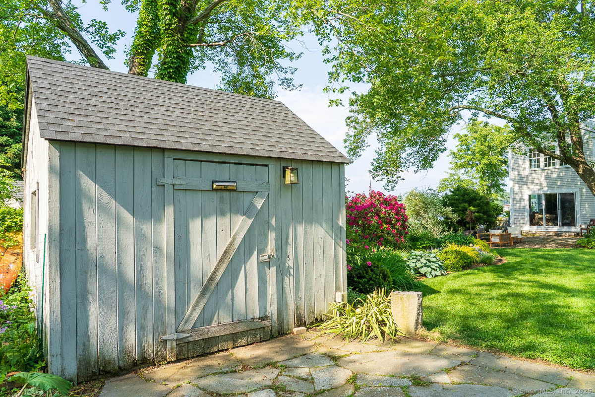105 River Road Groton CT 06355