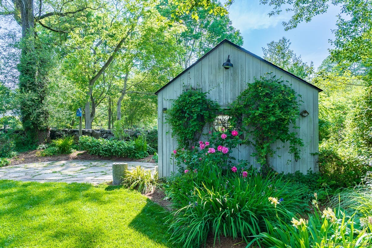 105 River Road Groton CT 06355