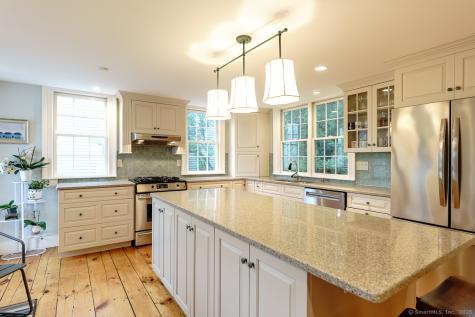 105 River Road Groton CT 06355