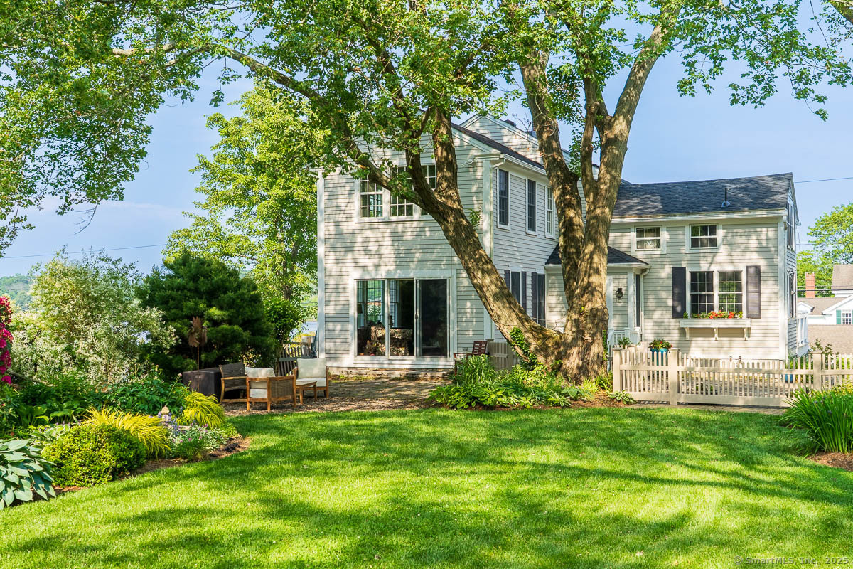 105 River Road Groton CT 06355