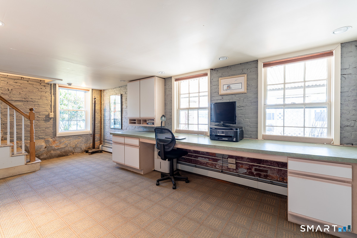 105 River Road Groton CT 06355