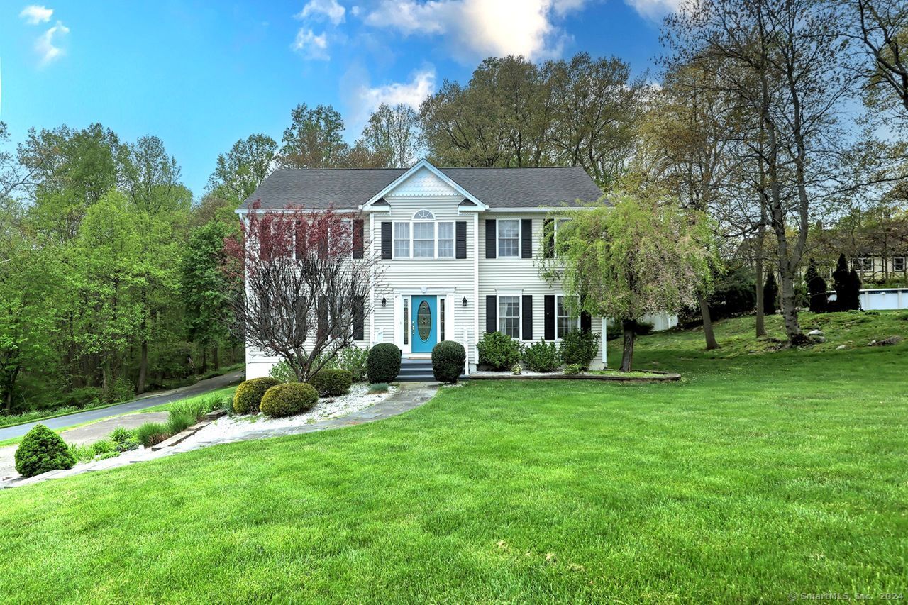 16 Jeanetti Drive Derby CT 06418