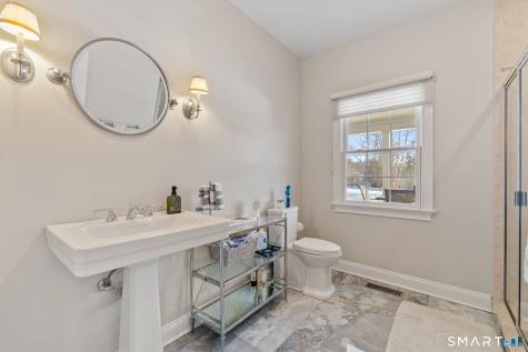 16 Robin Hood Lane Easton CT 06612