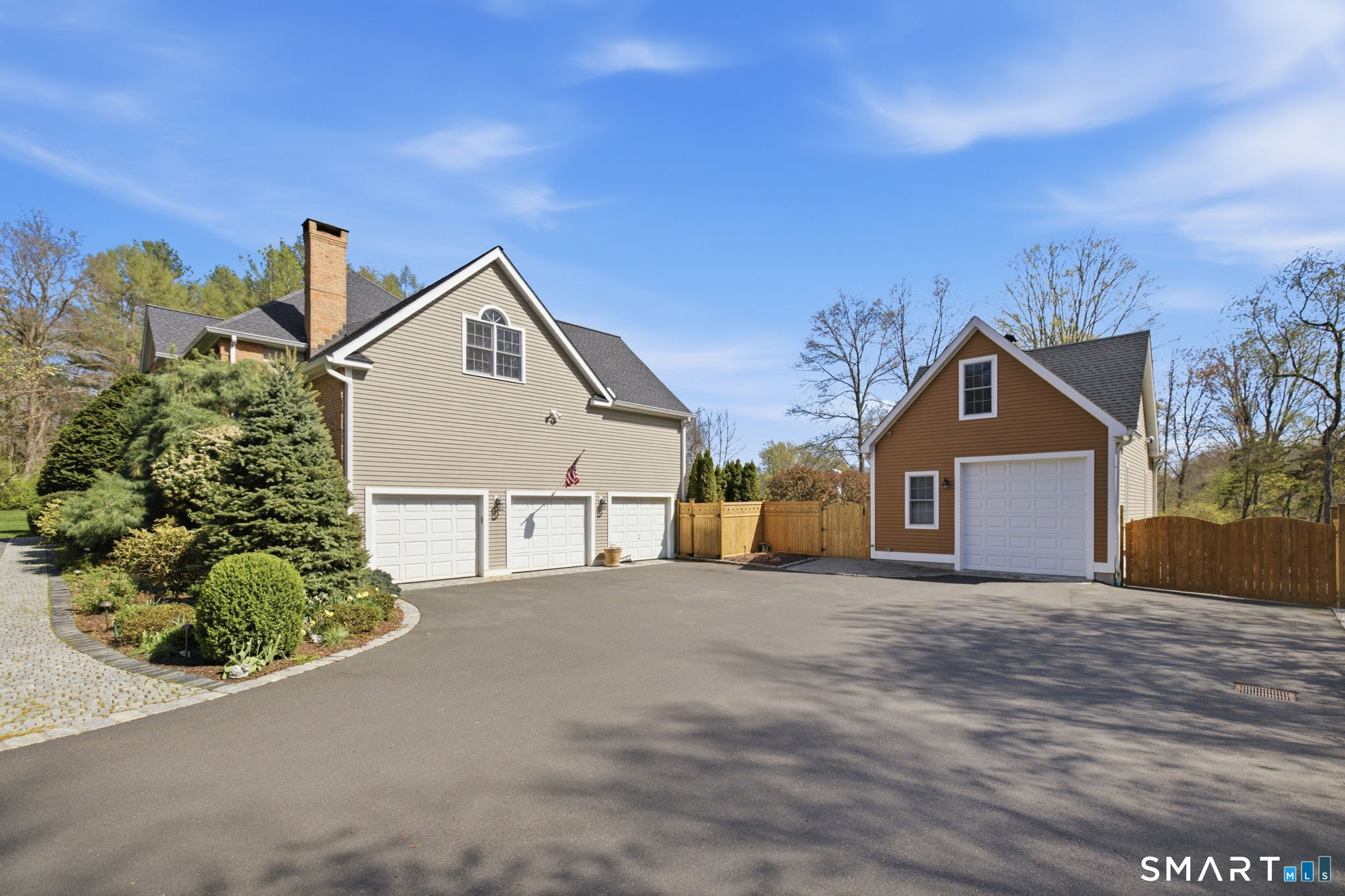 16 Robin Hood Lane Easton CT 06612