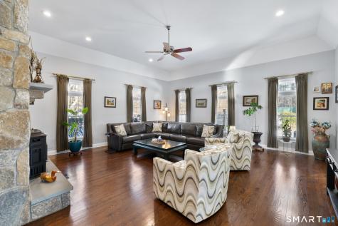 16 Robin Hood Lane Easton CT 06612