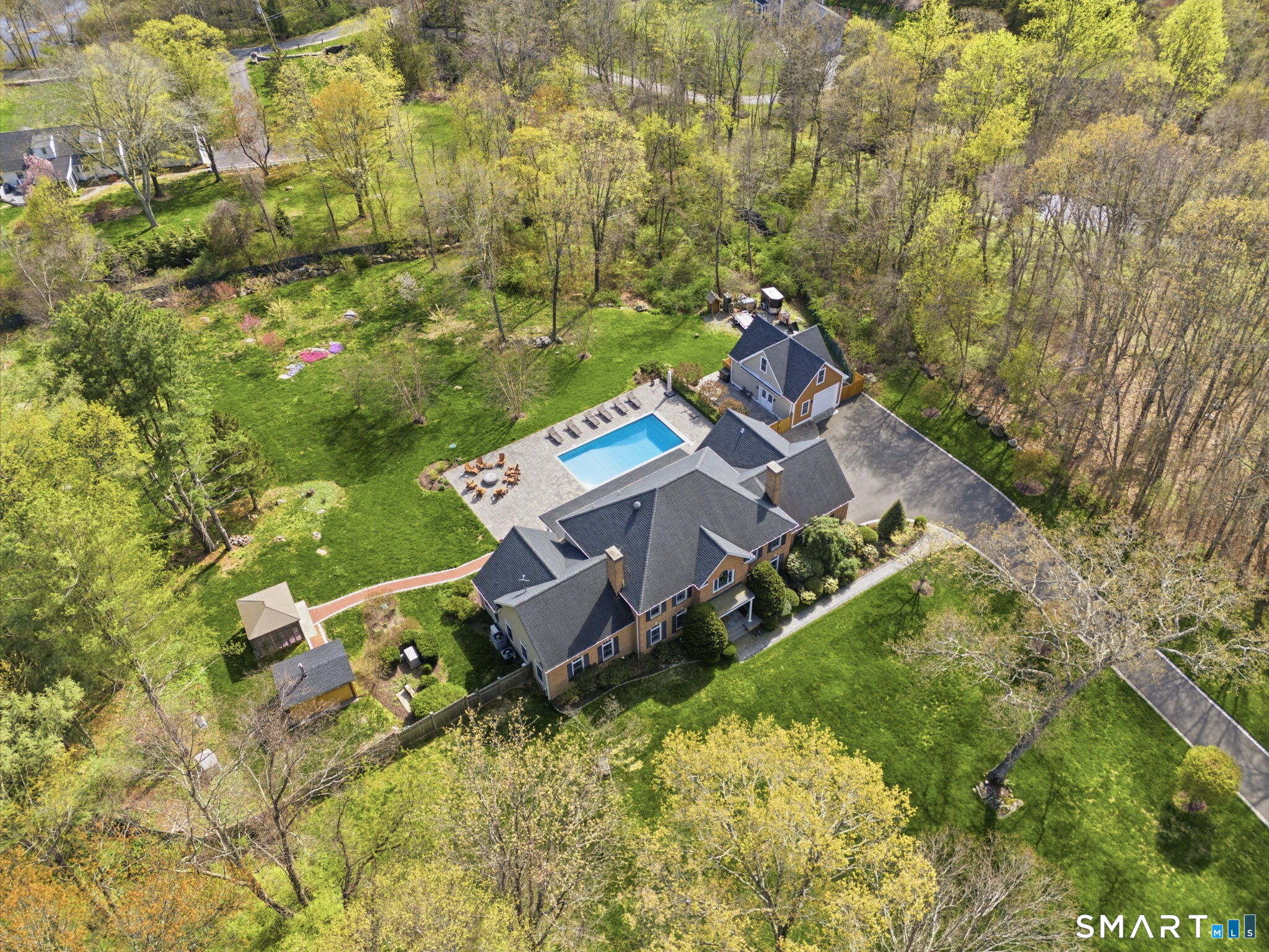 16 Robin Hood Lane Easton CT 06612