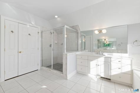 16 Robin Hood Lane Easton CT 06612