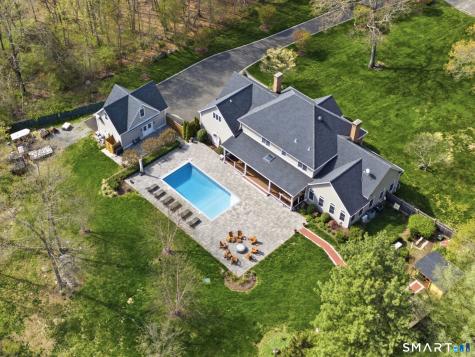 16 Robin Hood Lane Easton CT 06612