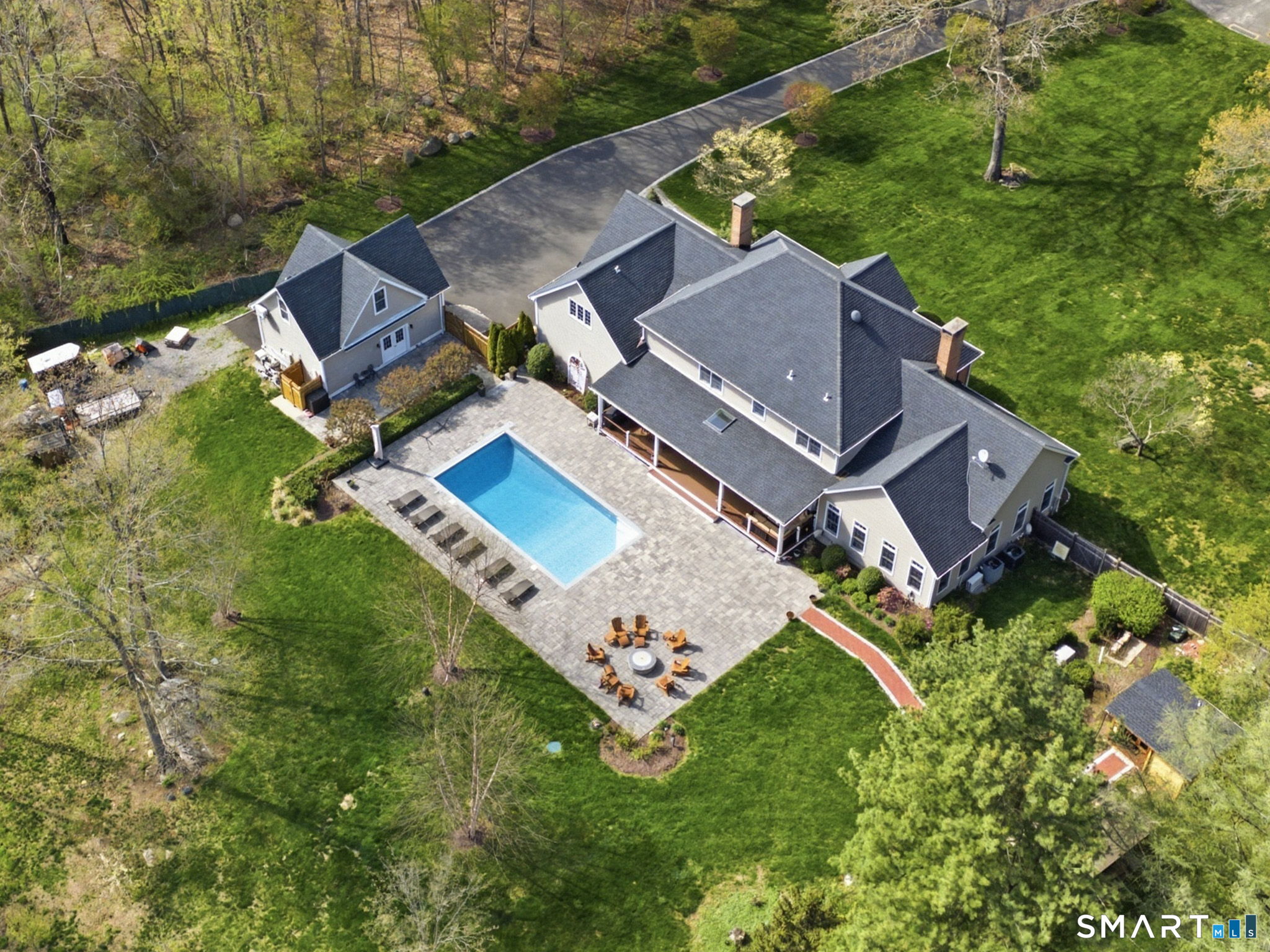 16 Robin Hood Lane Easton CT 06612