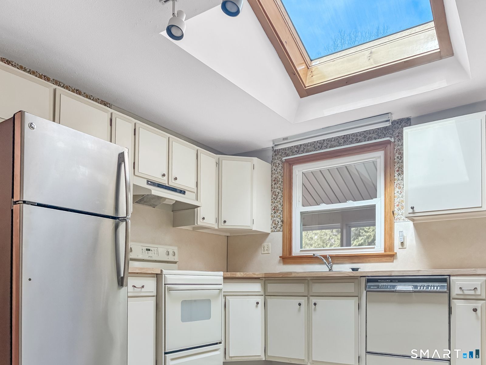 9 Bridlepath Road Simsbury CT 06092