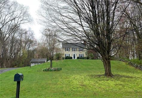 70 Church Road Easton CT 06612