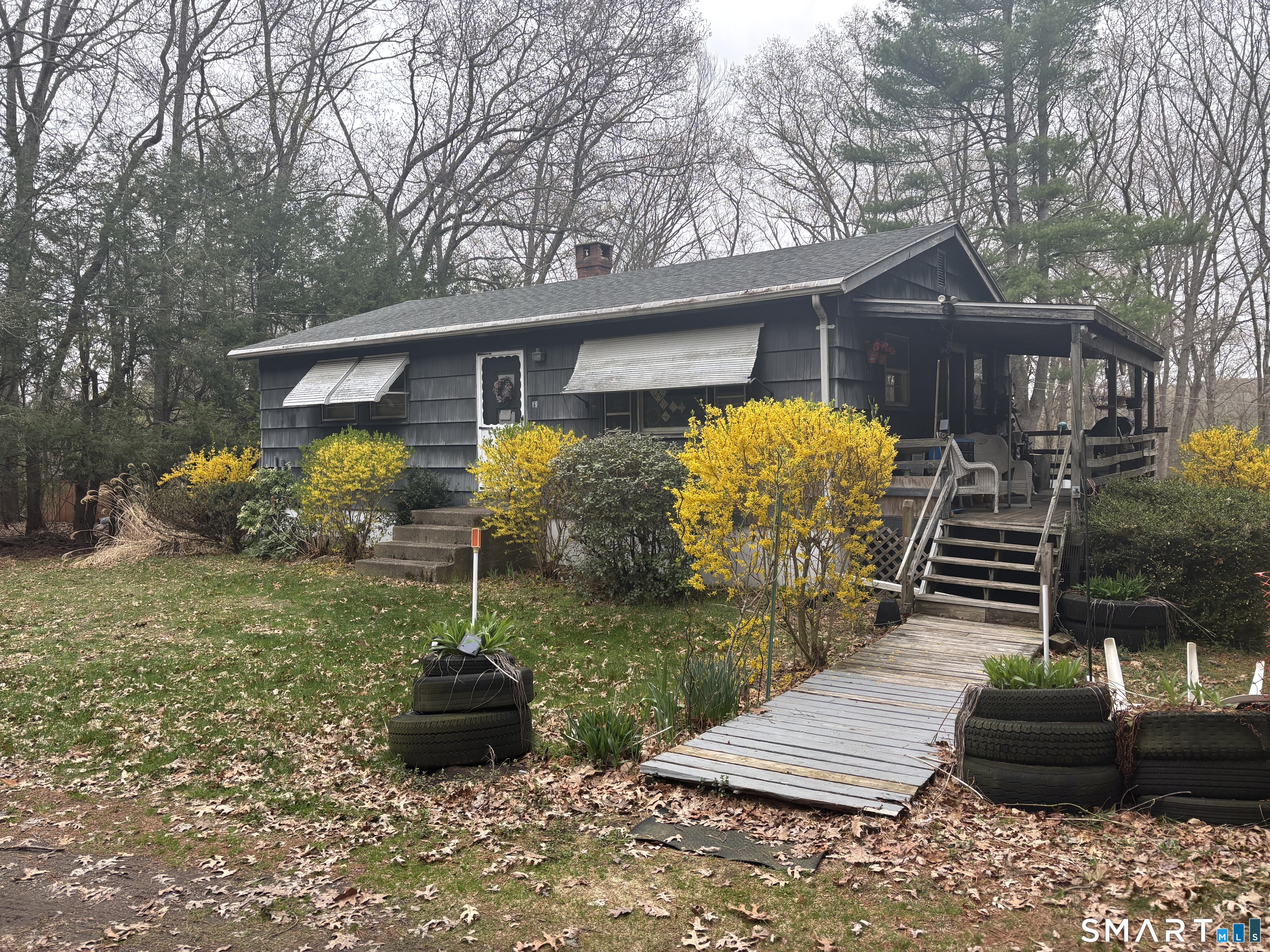19 Henry Place Windham CT 06256