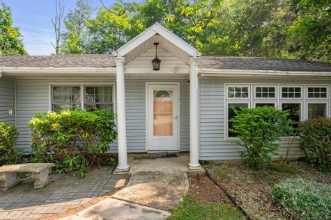 28 Tanglewood Drive Hamden CT 06518