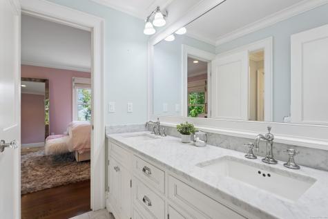 11 Edgewater Hillside Westport CT 06880