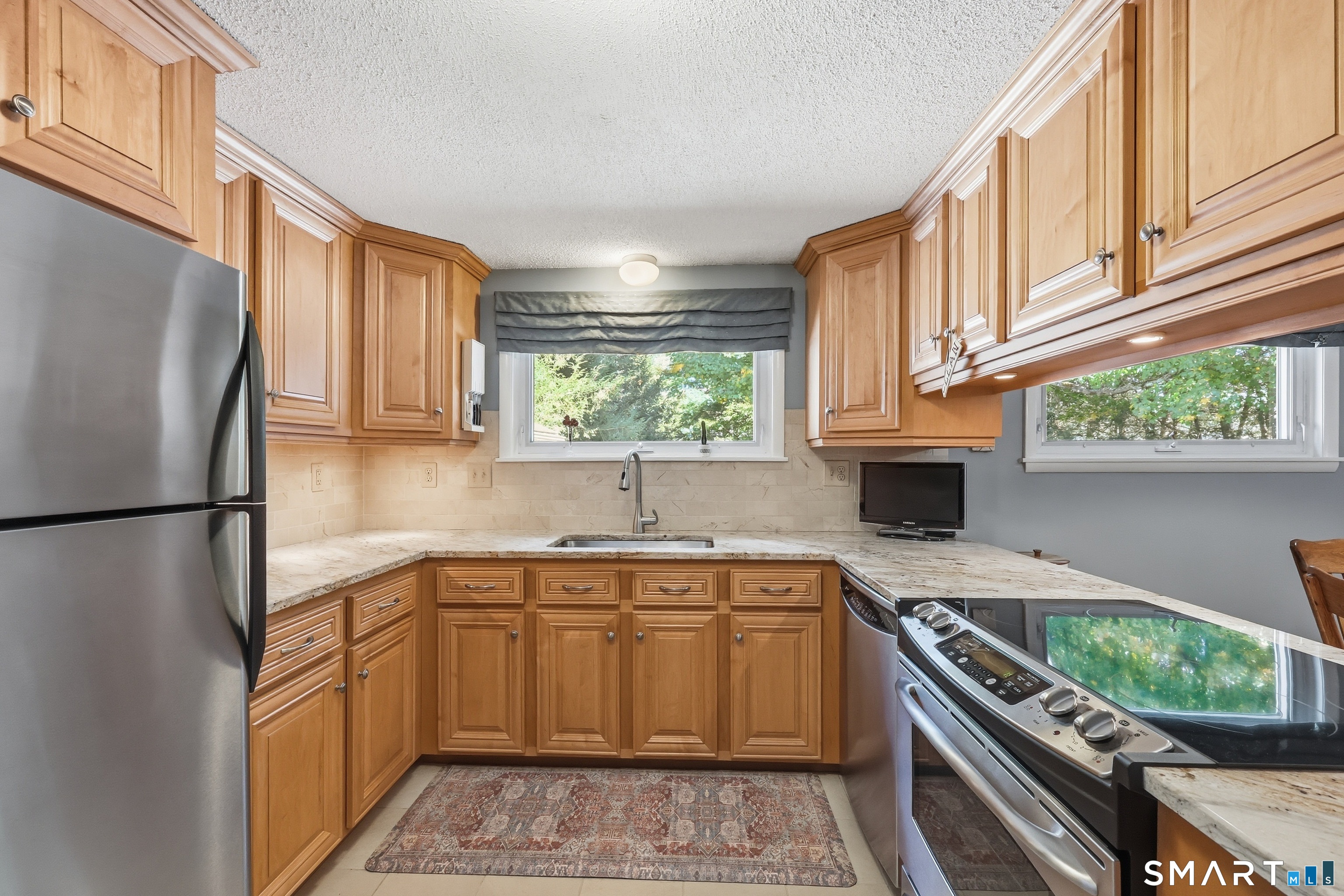 71 Dividend Road Rocky Hill CT 06067
