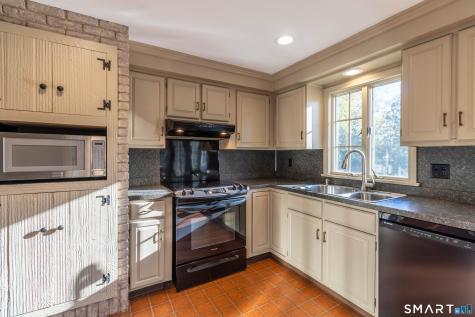 11 Hale Road Portland CT 06480