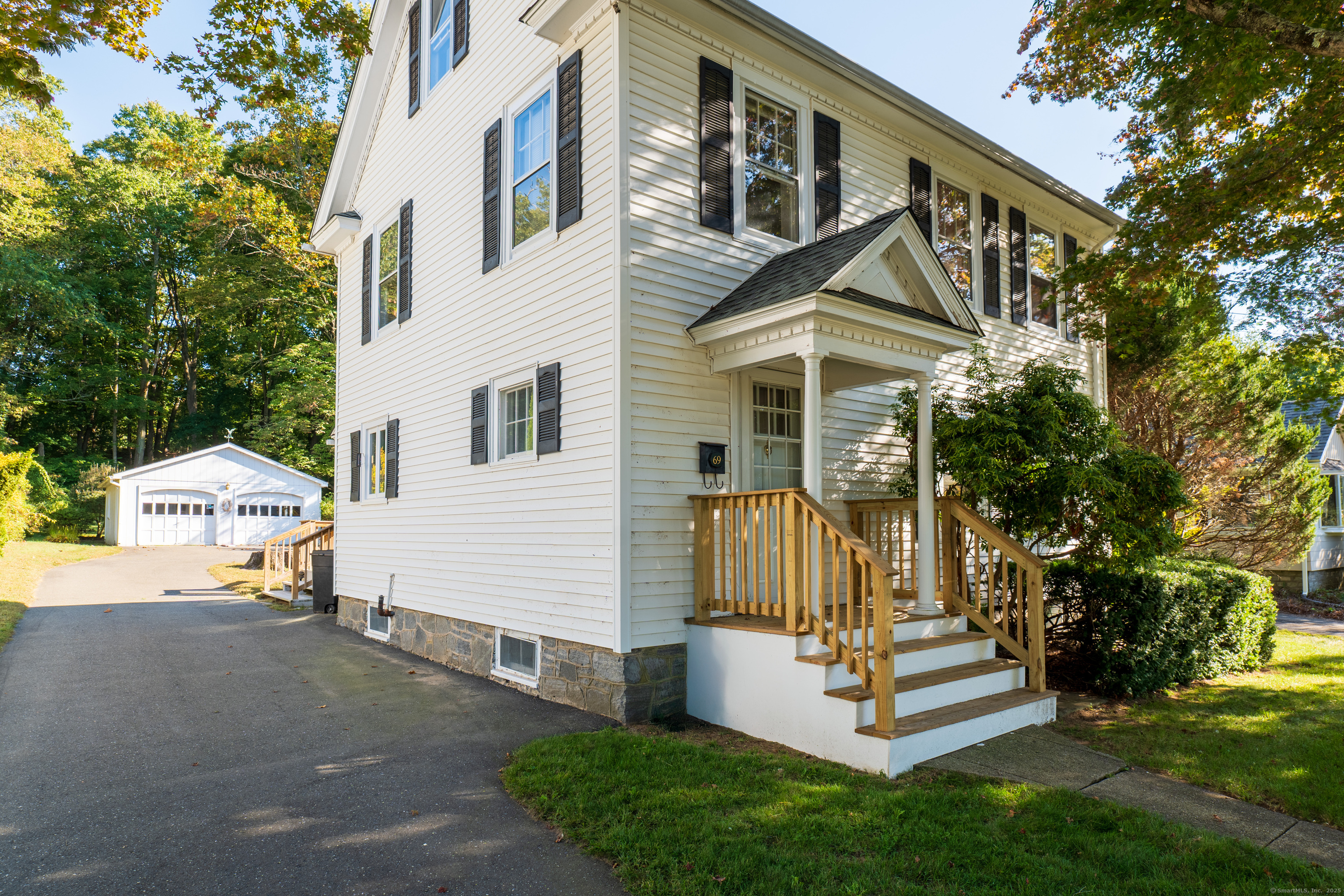 69 High Street Deep River CT 06417