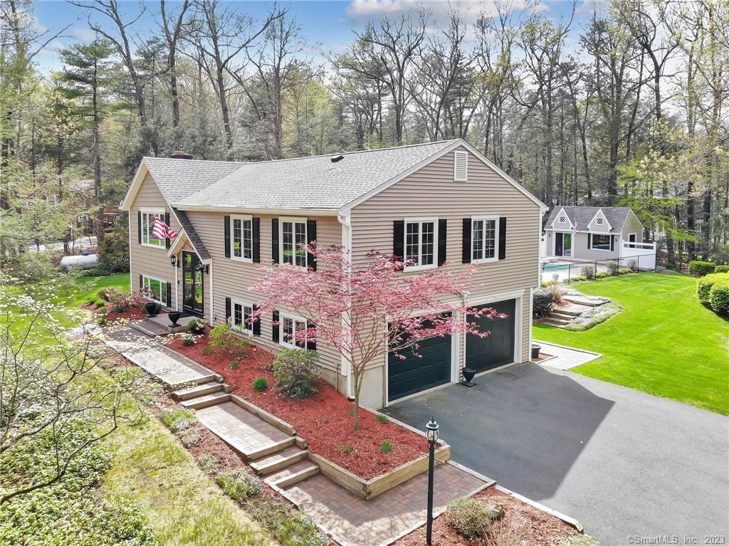 17 Horseshoe Drive East Granby CT 06026