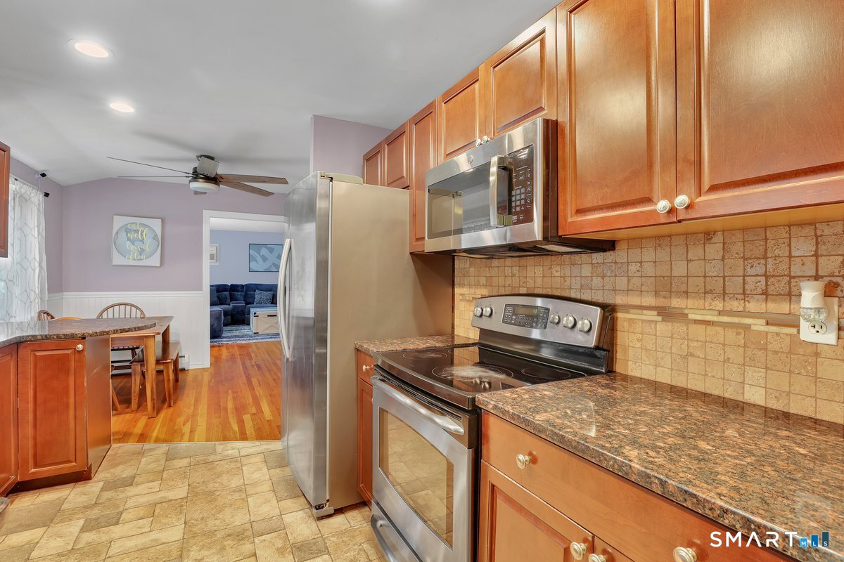 25 Pine Tree Lane South Windsor CT 06074