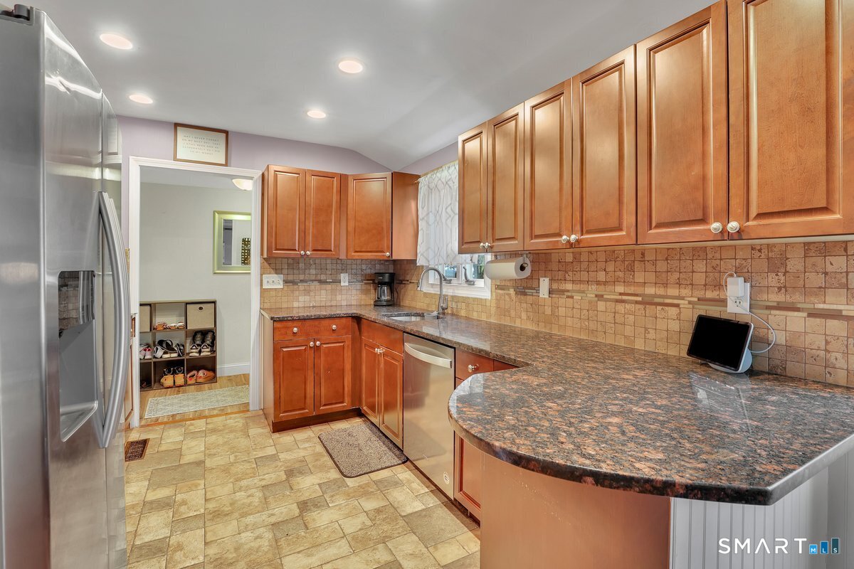 25 Pine Tree Lane South Windsor CT 06074