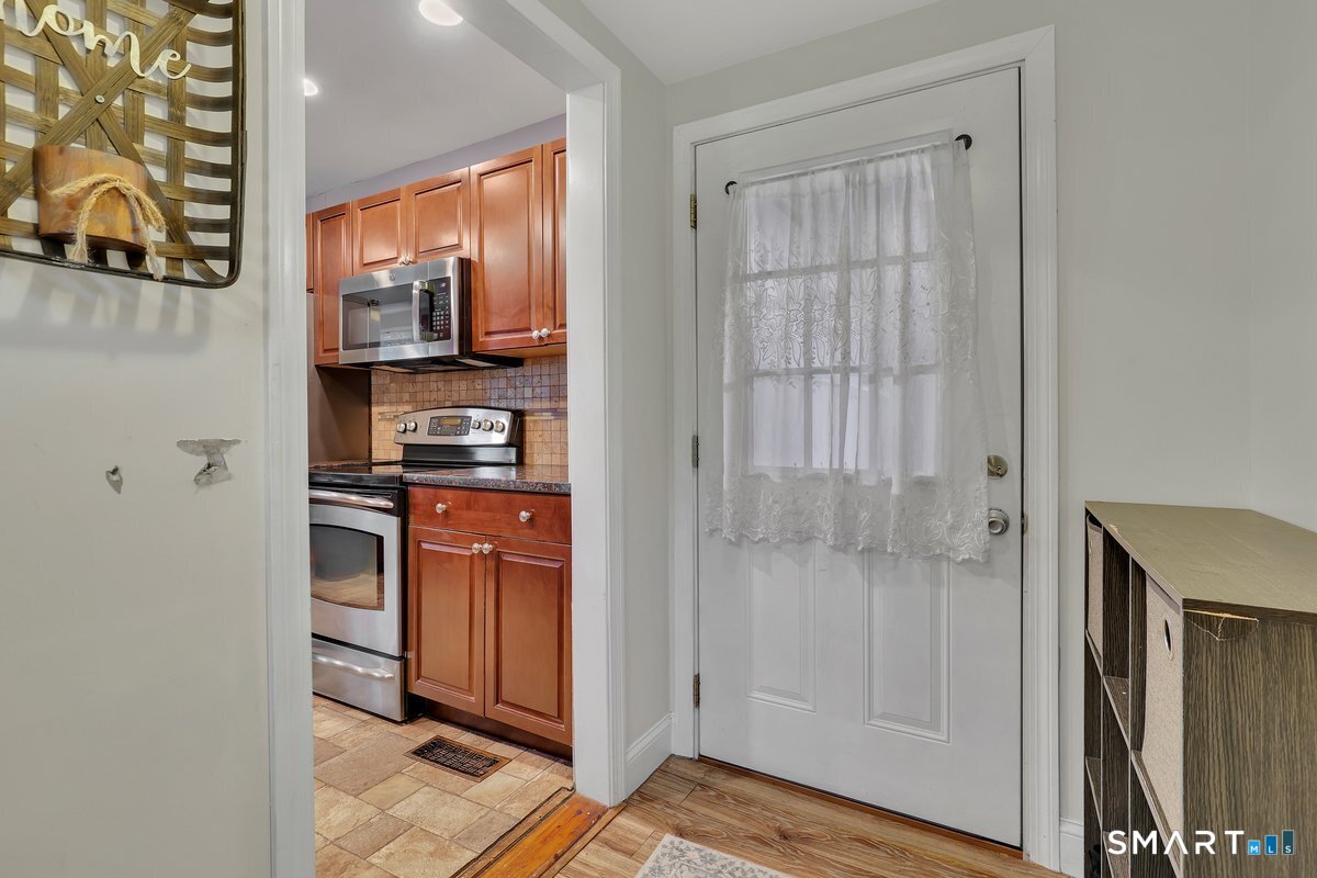 25 Pine Tree Lane South Windsor CT 06074