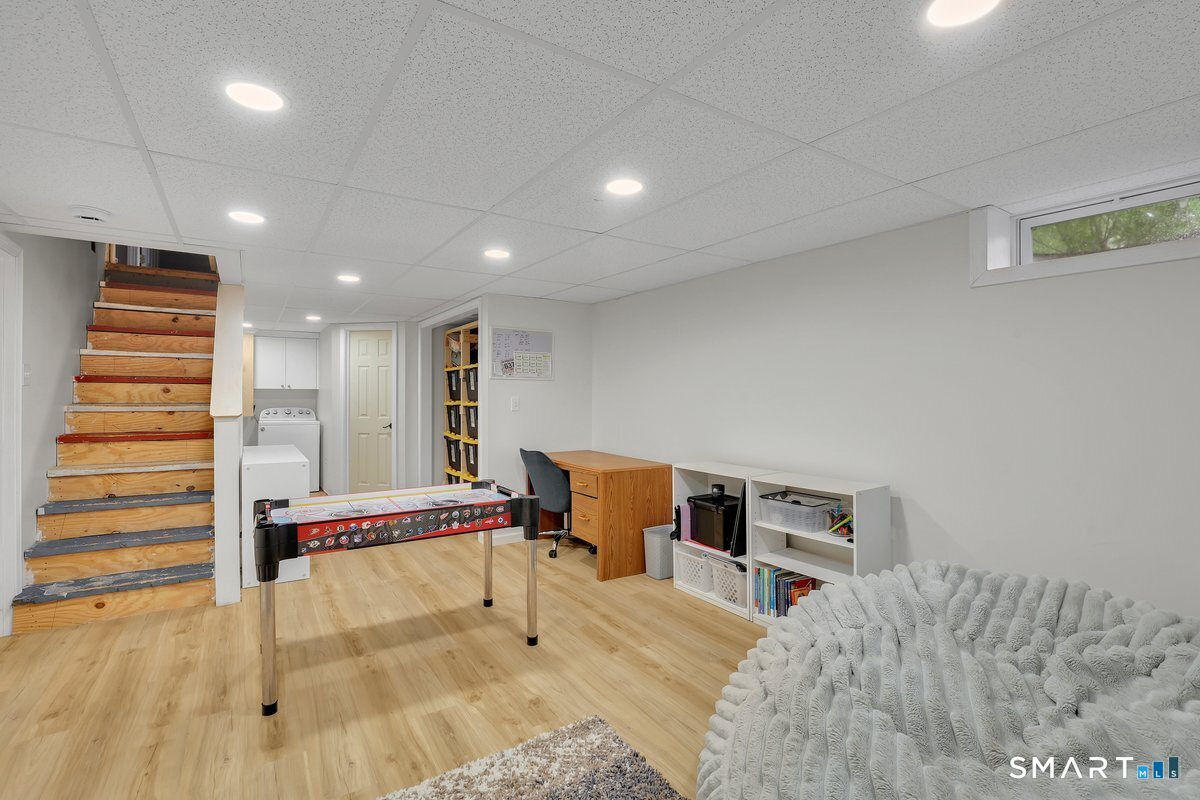 25 Pine Tree Lane South Windsor CT 06074