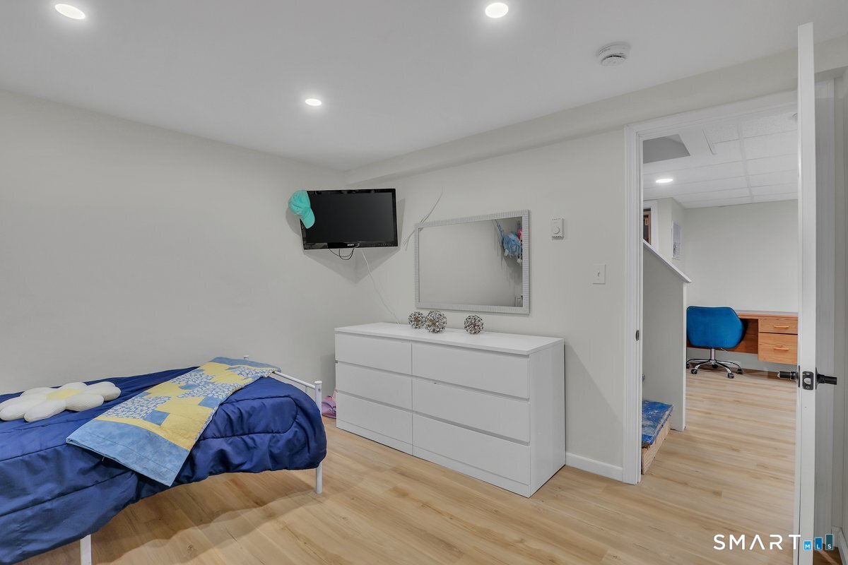 25 Pine Tree Lane South Windsor CT 06074