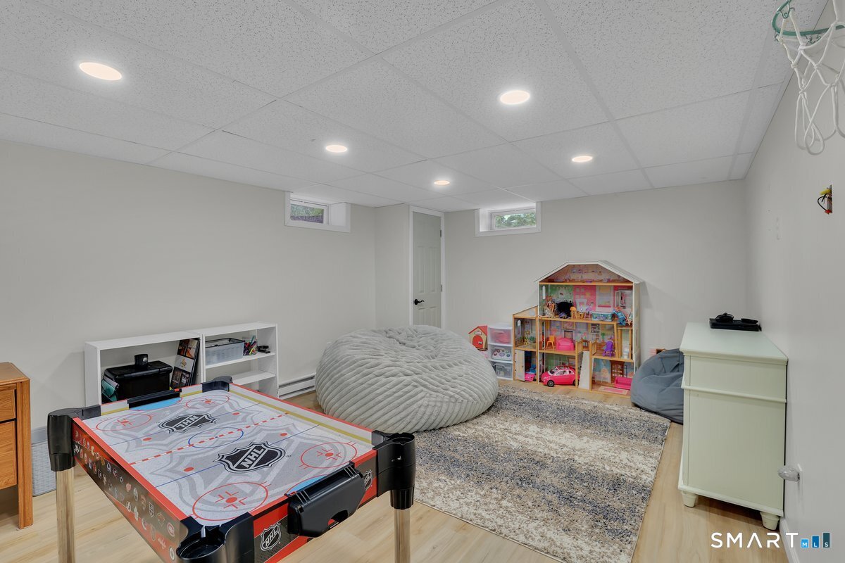 25 Pine Tree Lane South Windsor CT 06074