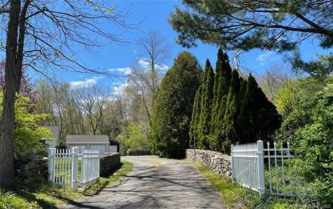 18 Grey Fox Trail Woodbury CT 06798
