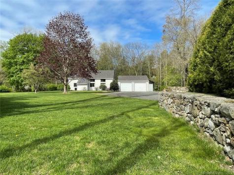 18 Grey Fox Trail Woodbury CT 06798