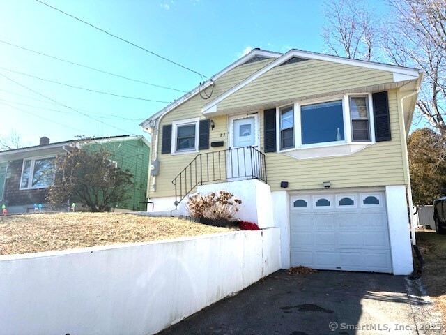 23 Dow Street New London CT 06320