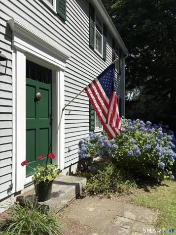 11 Cove Hill Road Essex CT 06426