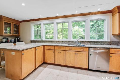 11 Cove Hill Road Essex CT 06426