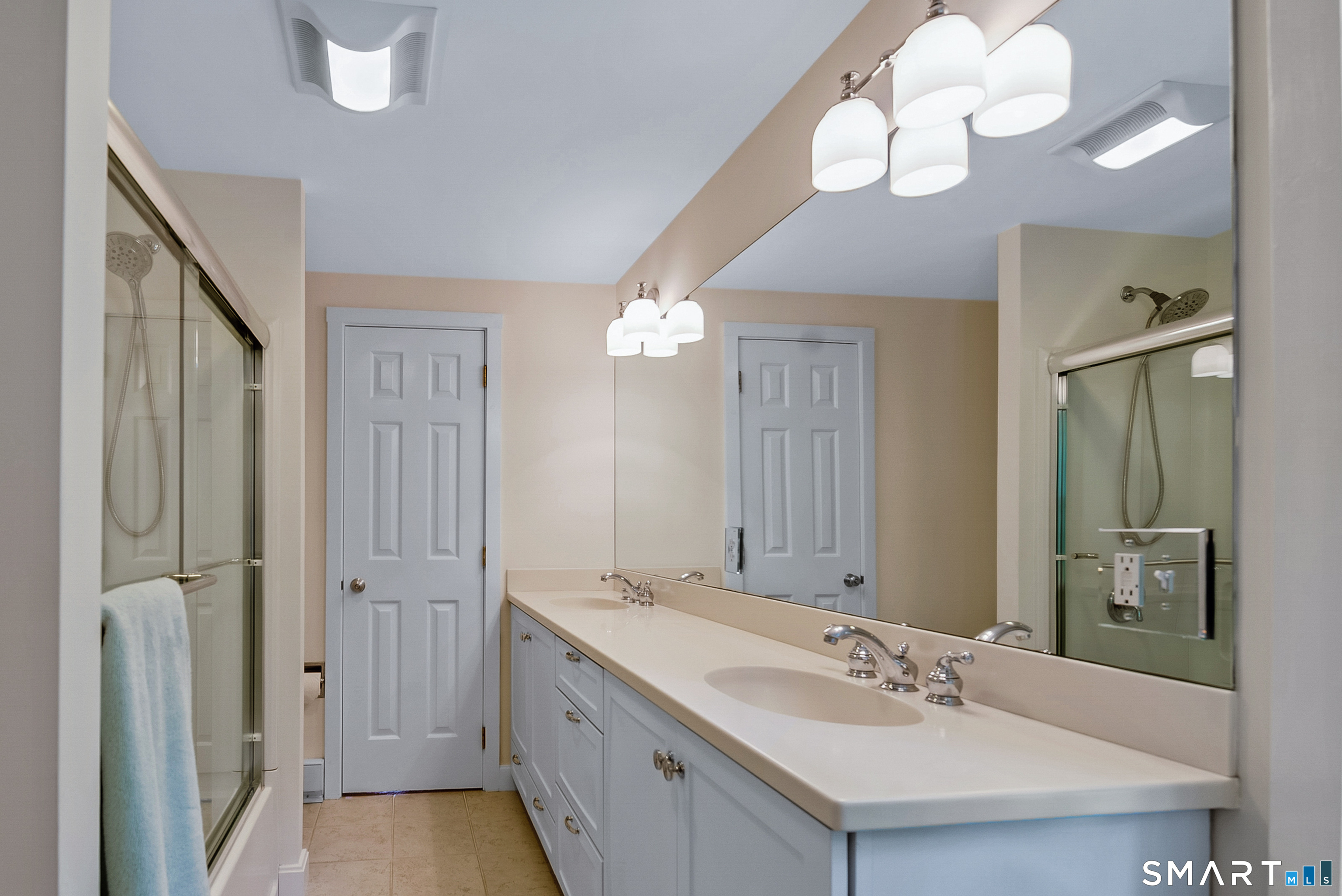 11 Cove Hill Road Essex CT 06426