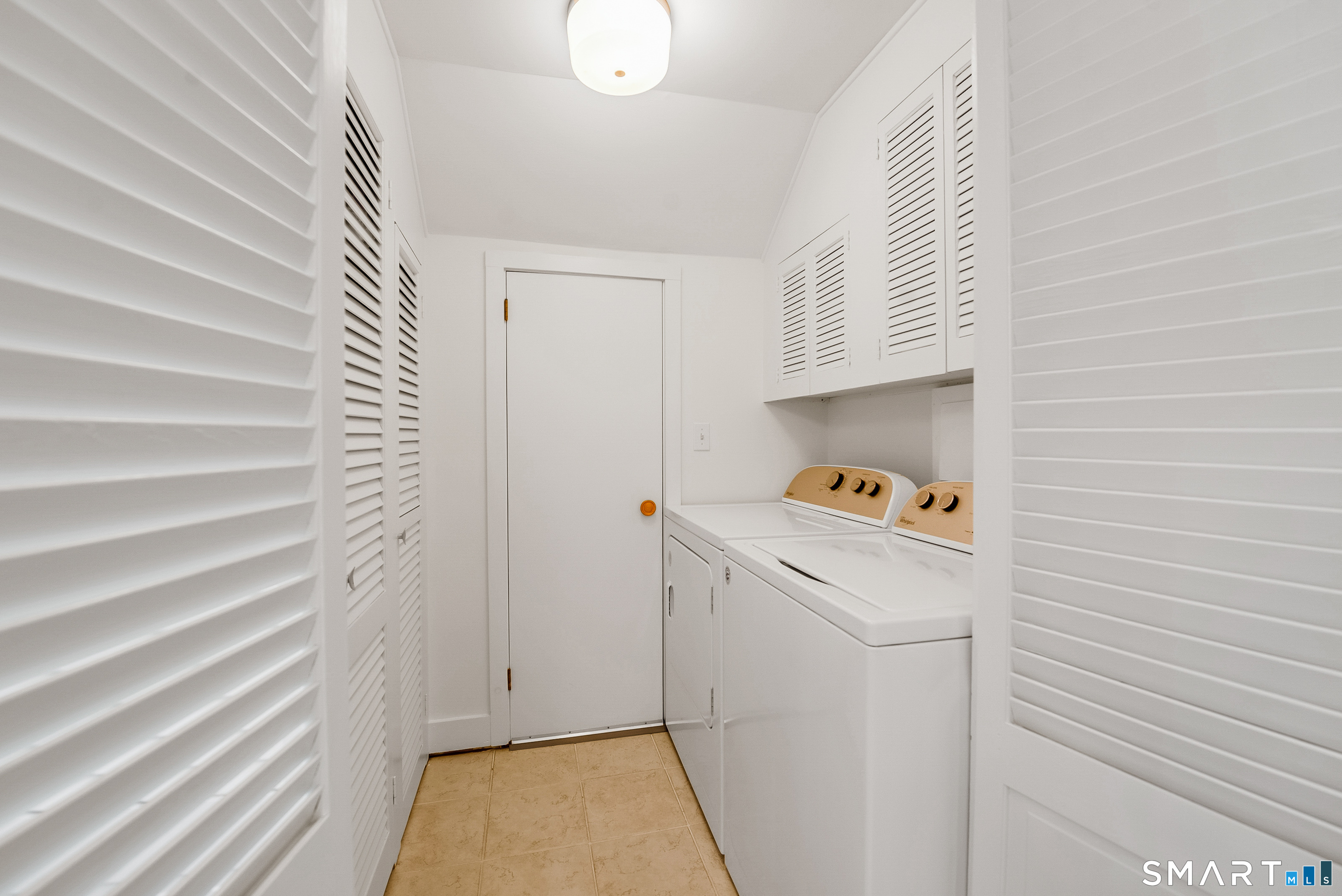 11 Cove Hill Road Essex CT 06426