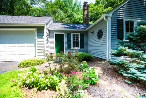 11 Cove Hill Road Essex CT 06426
