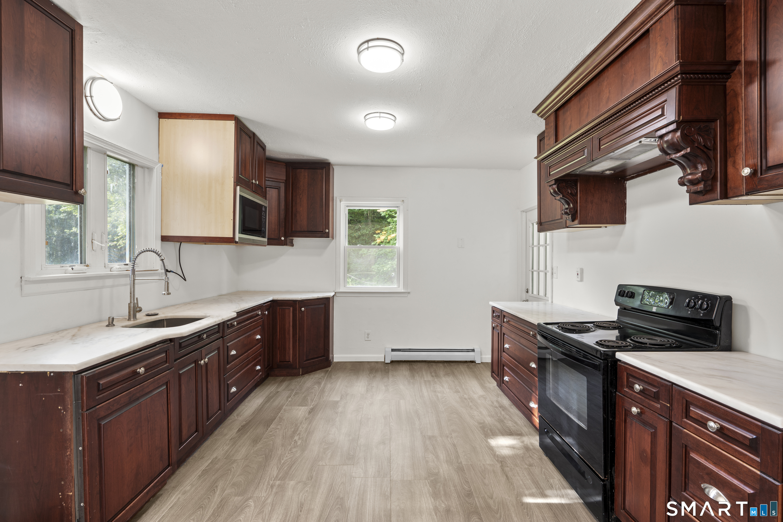 16 Griffin South Road Bloomfield CT 06002