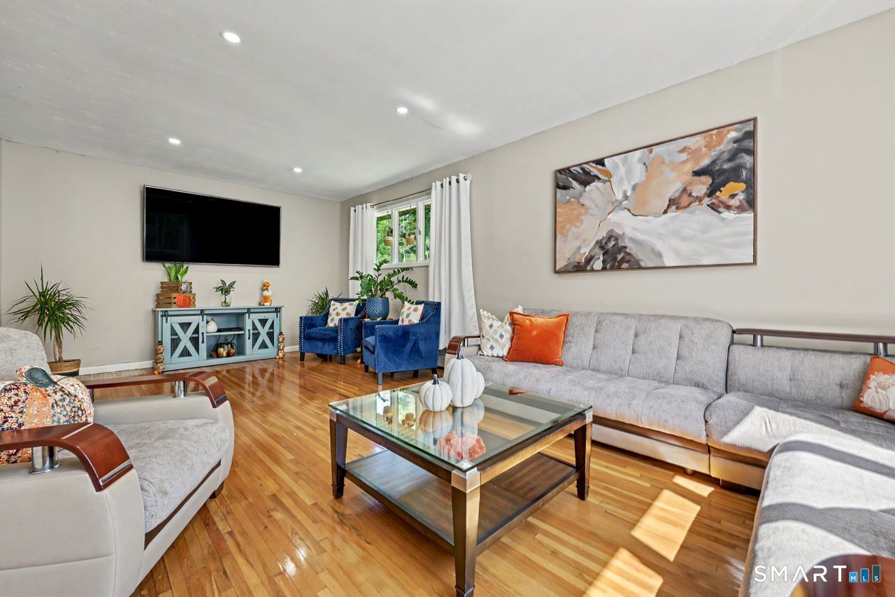 4 Clement Road New Fairfield CT 06812