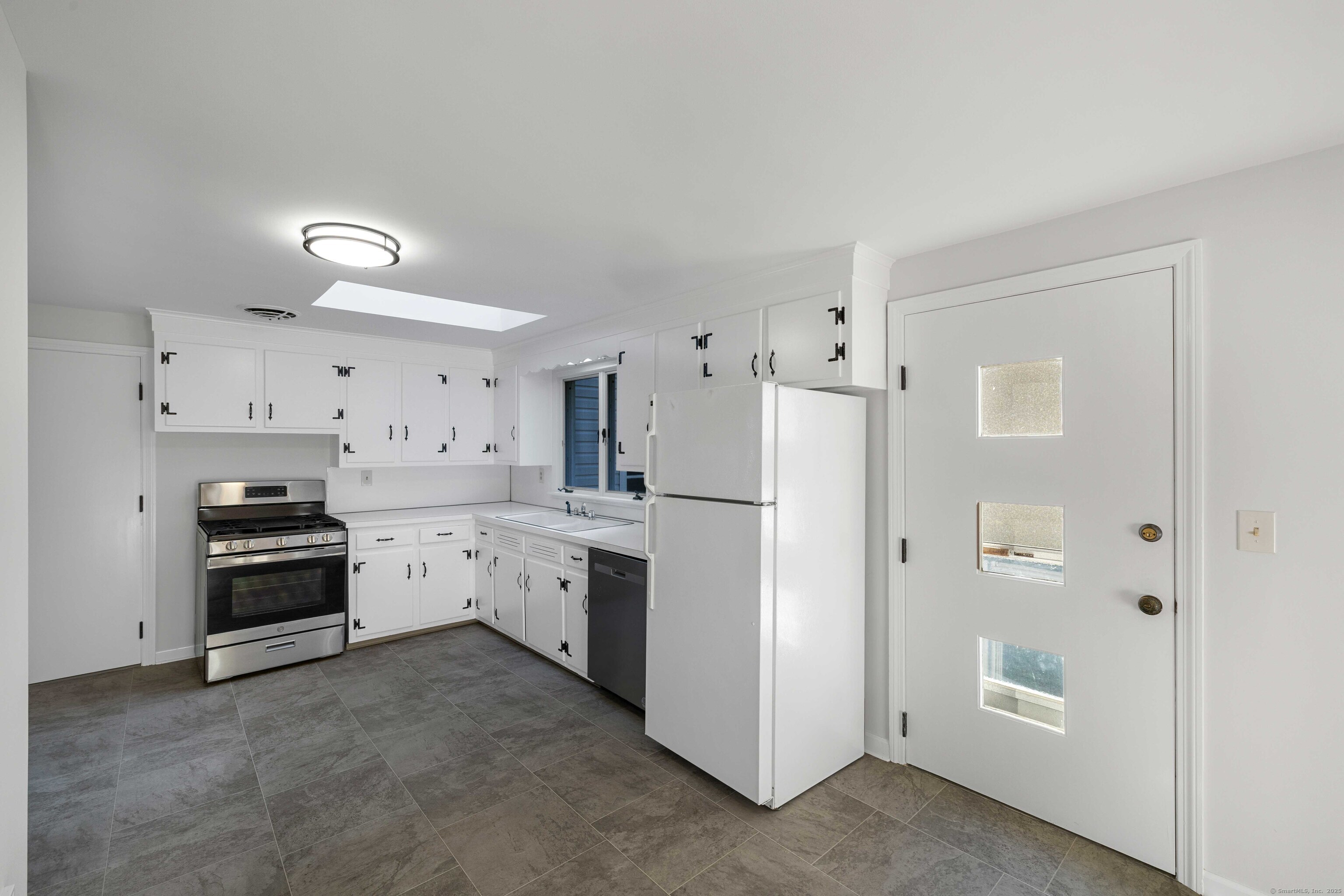 3 Bayview Avenue Branford CT 06405