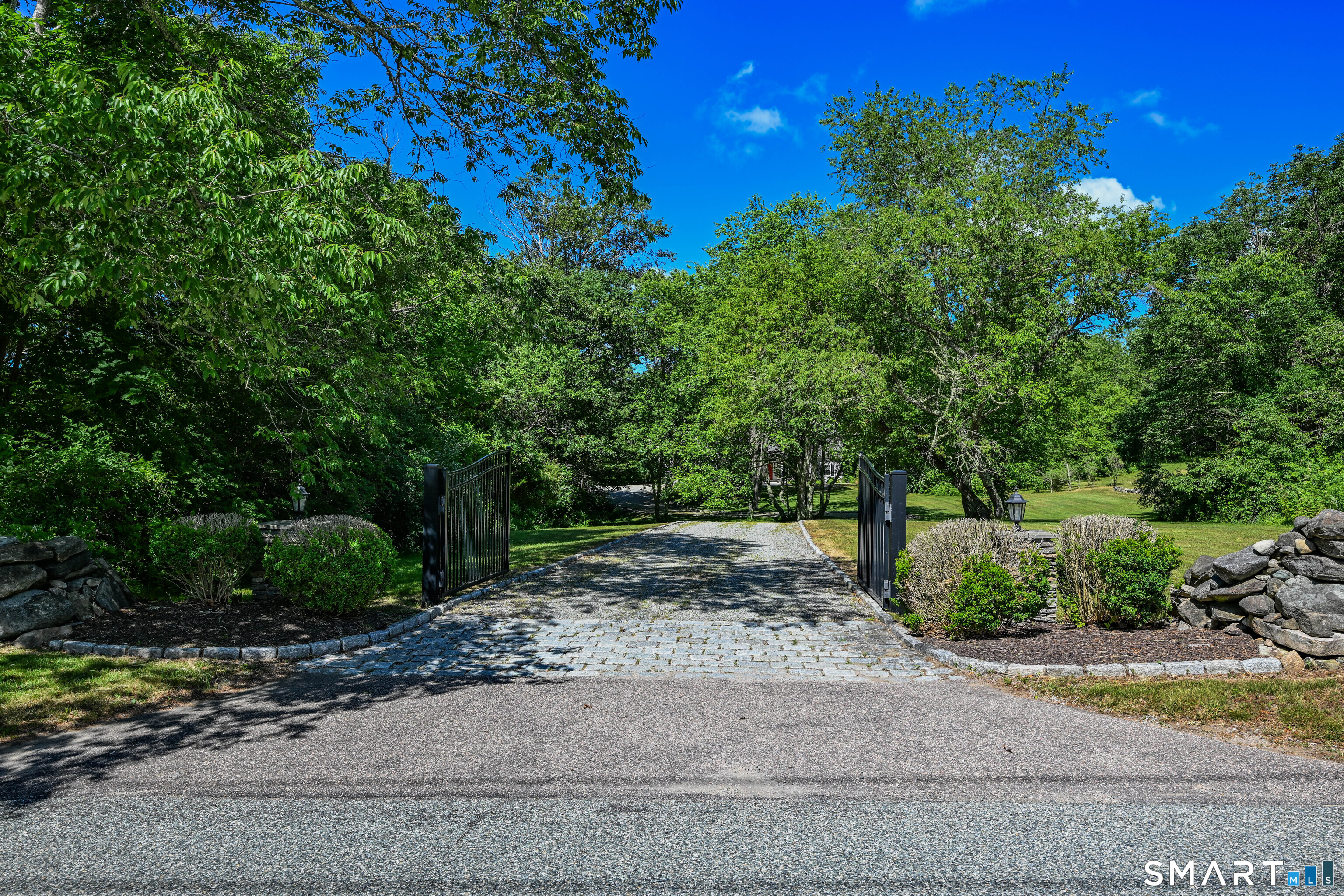199 Taugwonk Road Stonington CT 06378