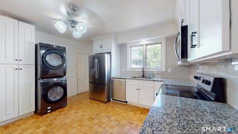 8 Chestnut Street Windsor Locks CT 06096