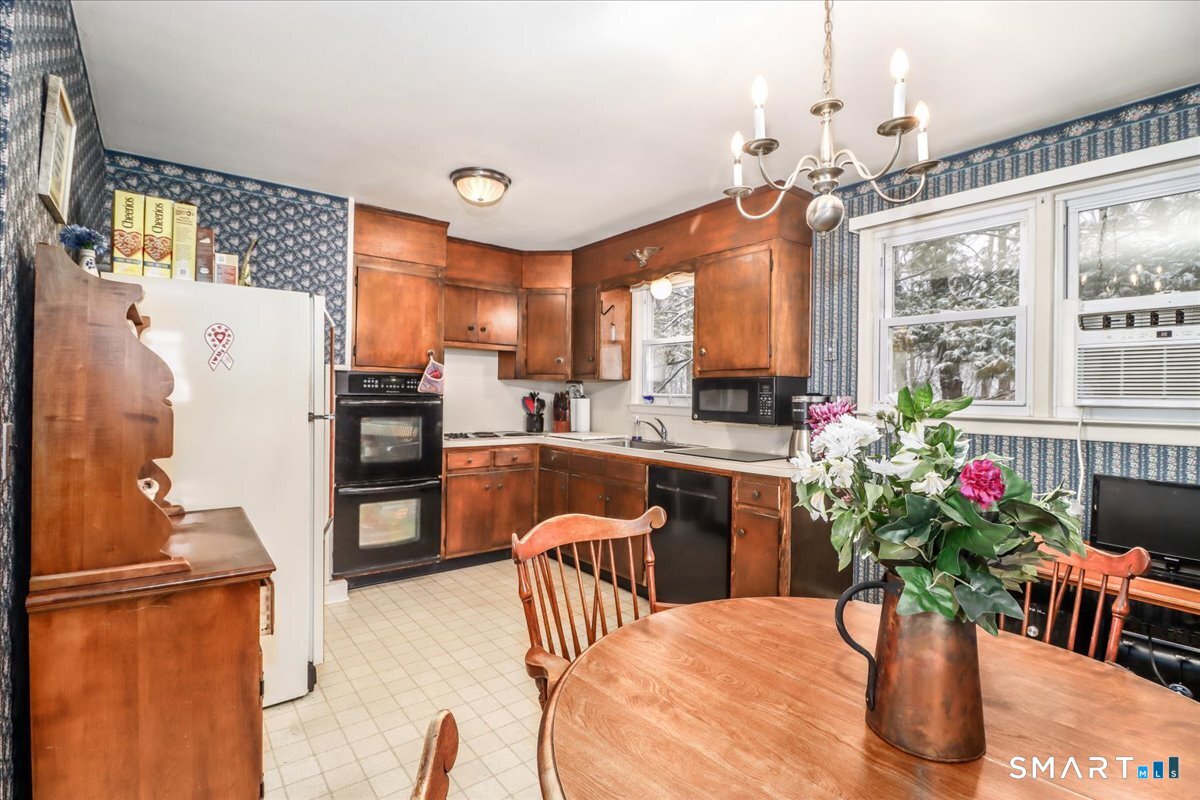 20 Brookfield Meadows Brookfield CT 06804