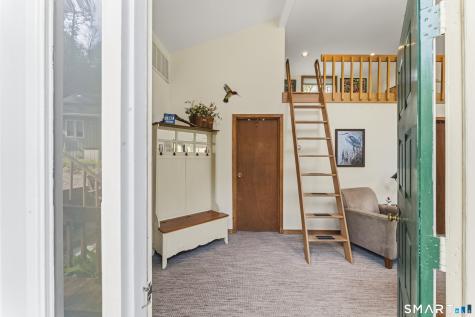 79 Algonquin Trail Newtown CT 06482
