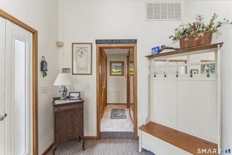 79 Algonquin Trail Newtown CT 06482